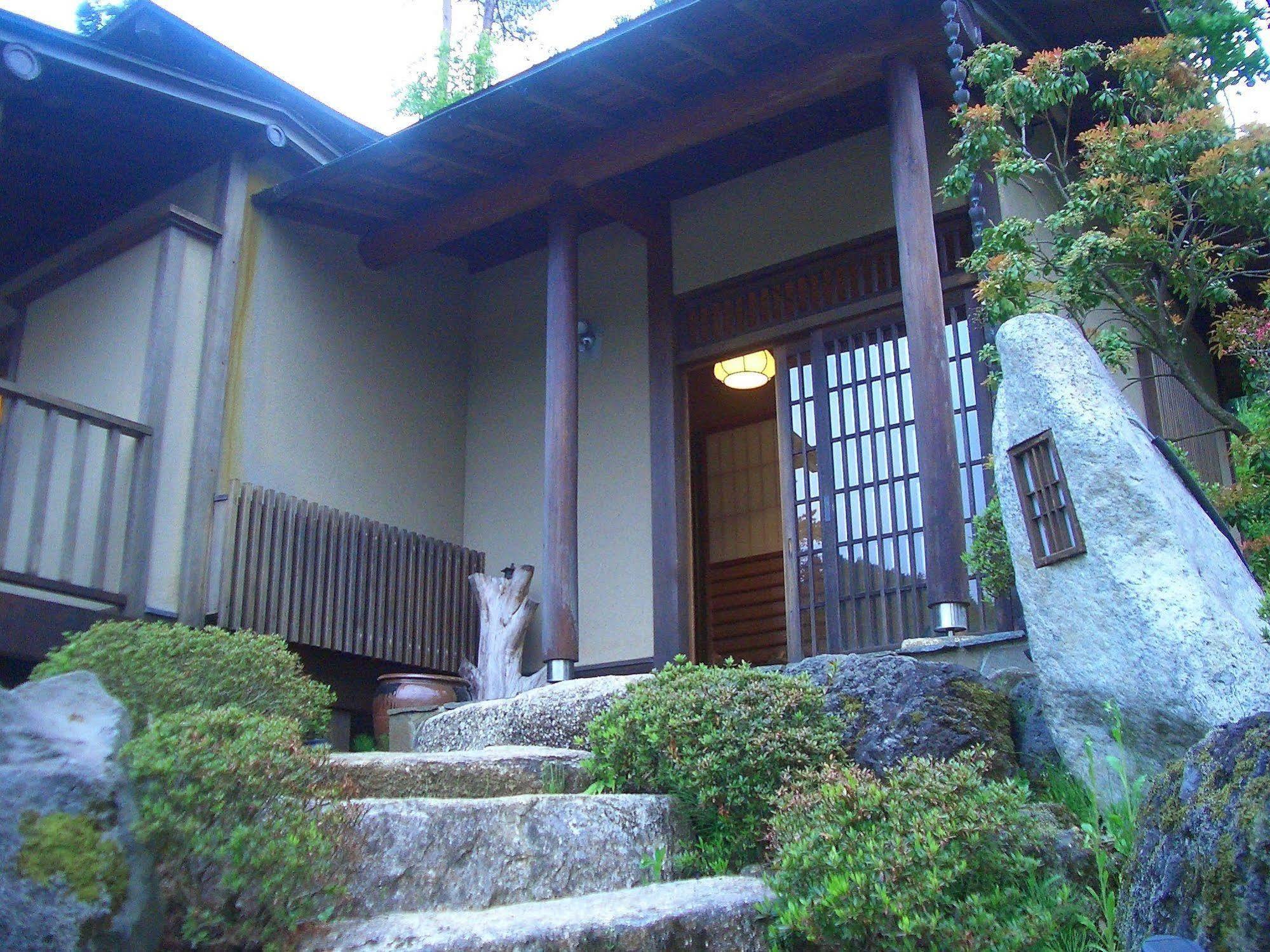 Shikitei Hotel Fujiyoshida Buitenkant foto